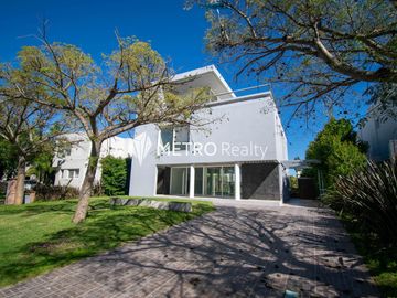 Venta Casa Nordelta Los Lagos 7 ambientes