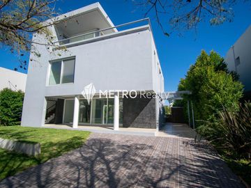Venta Casa Nordelta Los Lagos 7 ambientes