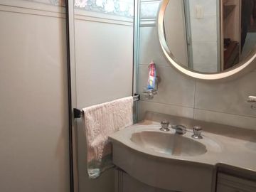 Venta Chalet 7 Amb. De Categoria en El Palomar -  Ideal 2 Flias.