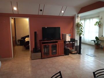 Venta Chalet 7 Amb. De Categoria en El Palomar -  Ideal 2 Flias.