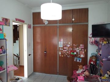 Venta Chalet 7 Amb. De Categoria en El Palomar -  Ideal 2 Flias.
