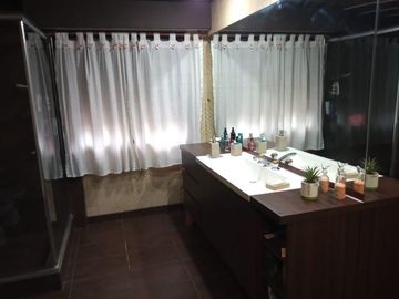 Venta Chalet 7 Amb. De Categoria en El Palomar -  Ideal 2 Flias.