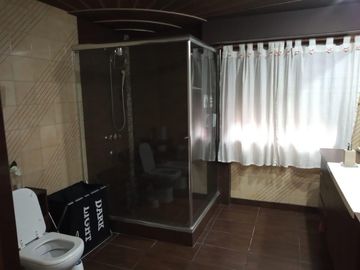 Venta Chalet 7 Amb. De Categoria en El Palomar -  Ideal 2 Flias.