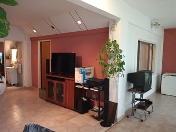 Venta Chalet 7 Amb. De Categoria en El Palomar -  Ideal 2 Flias.