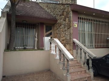 Venta Chalet 7 Amb. De Categoria en El Palomar -  Ideal 2 Flias.