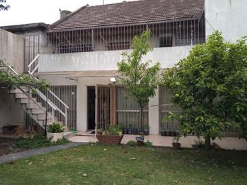 Venta Chalet 7 Amb. De Categoria en El Palomar -  Ideal 2 Flias.