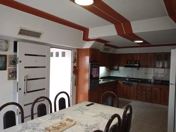 Venta Chalet 7 Amb. De Categoria en El Palomar -  Ideal 2 Flias.