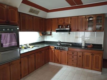 Venta Chalet 7 Amb. De Categoria en El Palomar -  Ideal 2 Flias.