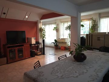 Venta Chalet 7 Amb. De Categoria en El Palomar -  Ideal 2 Flias.