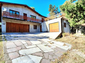 Villa Giardino Gran casa frente al Rio!