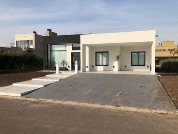 Casa en LAGOS DE CANNING