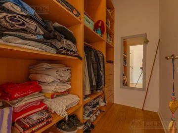 Casa 5 ambientes en  El Cantón Islas a laguna -  MB