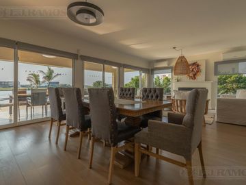 Casa 5 ambientes en  El Cantón Islas a laguna -  MB
