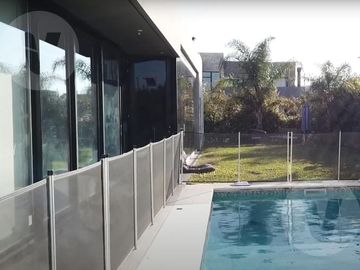 Casa en venta - Barrio Don Joaquin,  Canning