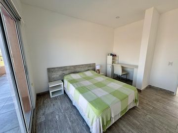 VENTA CASA 5 AMBIENTES SAN SEBASTIAN EN 2 PLANTAS A LA LAGUNA