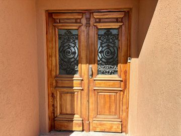 VENTA CASA 5 AMBIENTES SAN SEBASTIAN EN 2 PLANTAS A LA LAGUNA