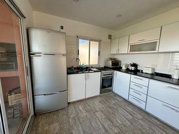 VENTA CASA 5 AMBIENTES SAN SEBASTIAN EN 2 PLANTAS A LA LAGUNA