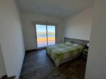 VENTA CASA 5 AMBIENTES SAN SEBASTIAN EN 2 PLANTAS A LA LAGUNA
