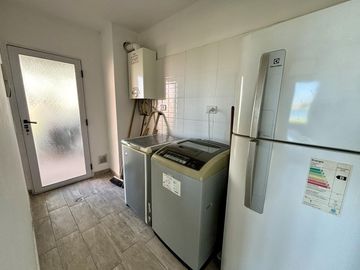 VENTA CASA 5 AMBIENTES SAN SEBASTIAN EN 2 PLANTAS A LA LAGUNA