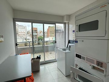 Alq. Belgrano, monoamb. totalmente amoblado y equipado precio paquete