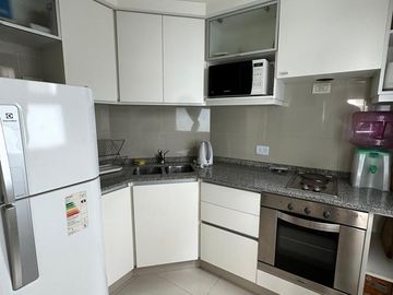 Alq. Belgrano, monoamb. totalmente amoblado y equipado precio paquete
