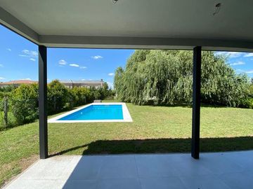 Casa en Venta, Barrio Privado Las Liebres
