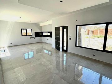 Venta Casa 3 Dormitorios  en Pozo - Rinco del Rio- Neuquen Capital