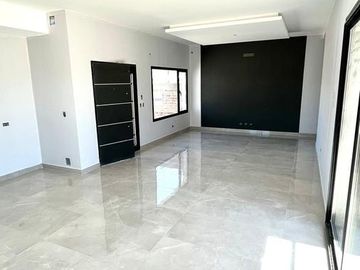 Venta Casa 3 Dormitorios  en Pozo - Rinco del Rio- Neuquen Capital