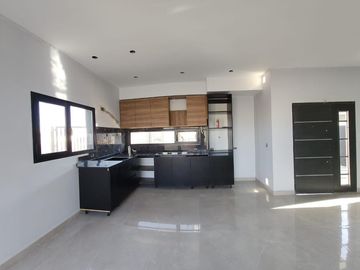 Venta Casa 3 Dormitorios  en Pozo - Rinco del Rio- Neuquen Capital