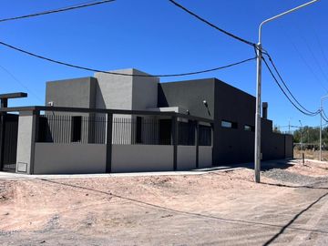 Venta Casa 3 Dormitorios  en Pozo - Rinco del Rio- Neuquen Capital
