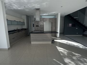 CASA EN VENTA EN COTO VILLA LA CIMA CON ROOF