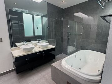 CASA EN VENTA EN COTO VILLA LA CIMA CON ROOF