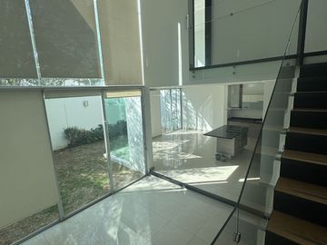 CASA EN VENTA EN COTO VILLA LA CIMA CON ROOF