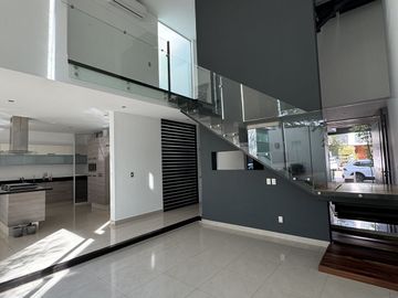 CASA EN VENTA EN COTO VILLA LA CIMA CON ROOF