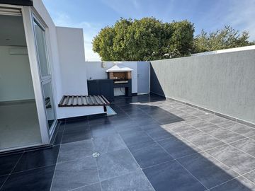 CASA EN VENTA EN COTO VILLA LA CIMA CON ROOF
