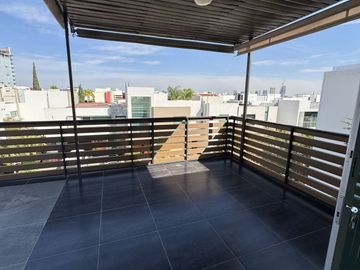 CASA EN VENTA EN COTO VILLA LA CIMA CON ROOF
