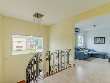 Casa en venta - 3 Dormitorios 3 Baños - 900Mts2 - La Matanza