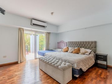 Casa en venta - 3 Dormitorios 3 Baños - 900Mts2 - La Matanza