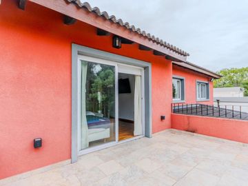 Casa en venta - 3 Dormitorios 3 Baños - 900Mts2 - La Matanza