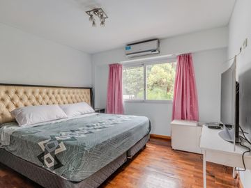 Casa en venta - 3 Dormitorios 3 Baños - 900Mts2 - La Matanza