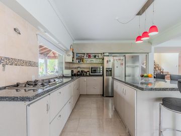 Casa en venta - 3 Dormitorios 3 Baños - 900Mts2 - La Matanza