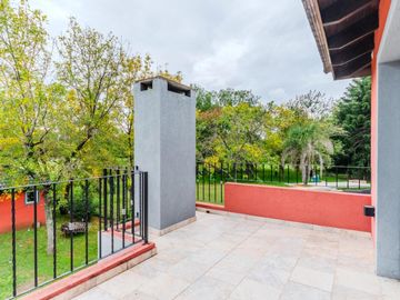 Casa en venta - 3 Dormitorios 3 Baños - 900Mts2 - La Matanza