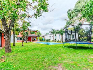 Casa en venta - 3 Dormitorios 3 Baños - 900Mts2 - La Matanza