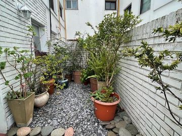 Semipiso en venta con cochera, Plaza Mitre.