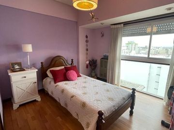 Semipiso en venta con cochera, Plaza Mitre.