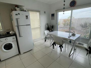 Semipiso en venta con cochera, Plaza Mitre.