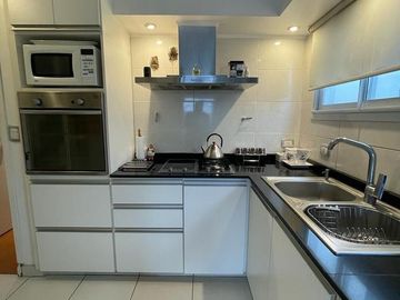 Semipiso en venta con cochera, Plaza Mitre.