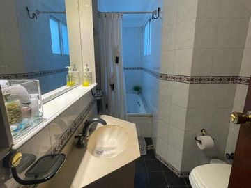 Semipiso en venta con cochera, Plaza Mitre.