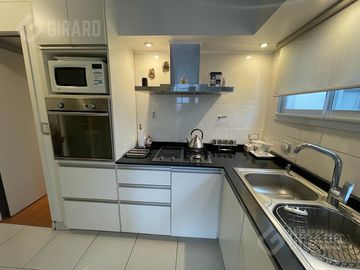 Semipiso en venta con cochera, Plaza Mitre.