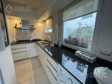 Semipiso en venta con cochera, Plaza Mitre.